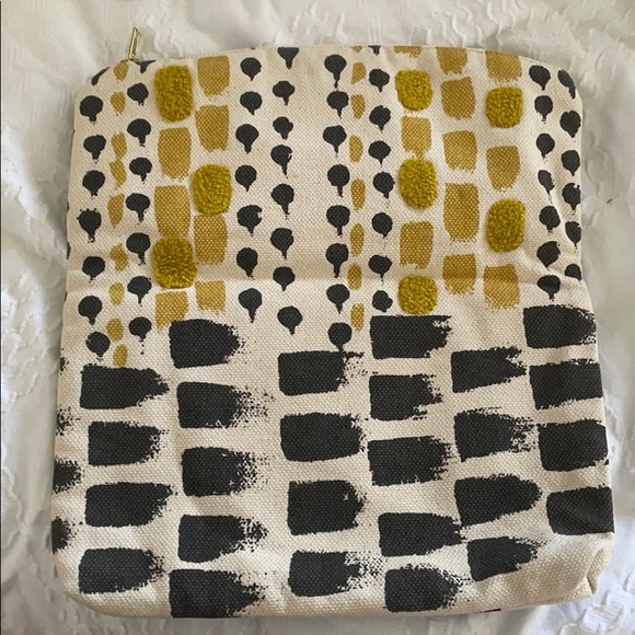 Pouch - Picture 2 of 2